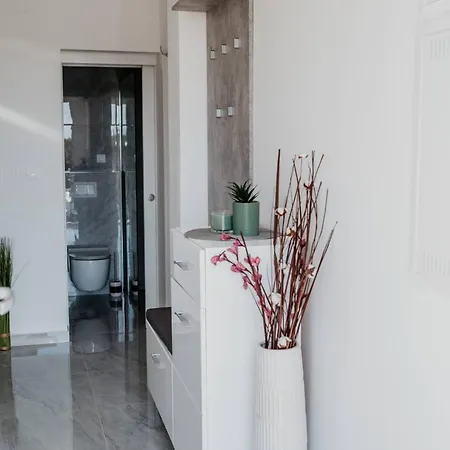 Apartment Lovely Doris Seget Vranjica